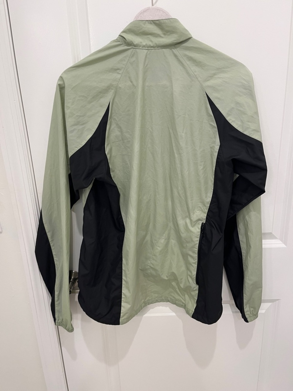 Patagonia Light Green and Black Men's Windbreaker Jacket - Picture 5 of 9